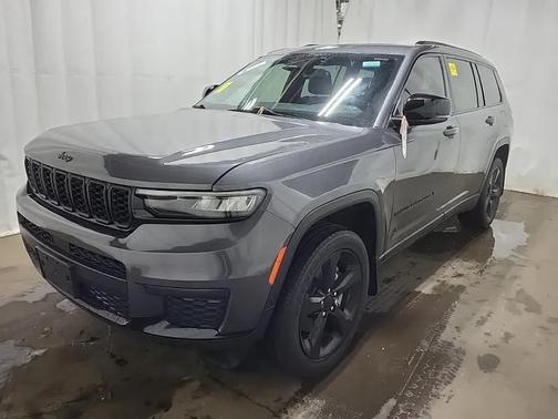 Baltic Gray Metallic Clearcoat 2023 Jeep Grand Cherokee L Altitude