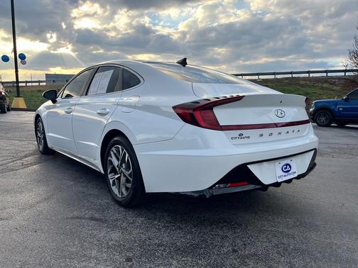 2021 Hyundai SONATA SEL