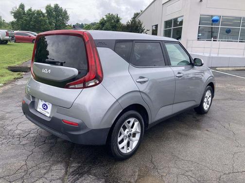 Steel Gray 2022 Kia Soul LX