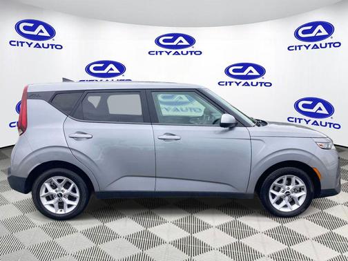 Steel Gray 2022 Kia Soul LX