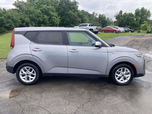 Steel Gray 2022 Kia Soul LX