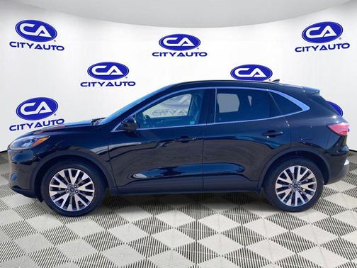 2022 Ford Escape Titanium