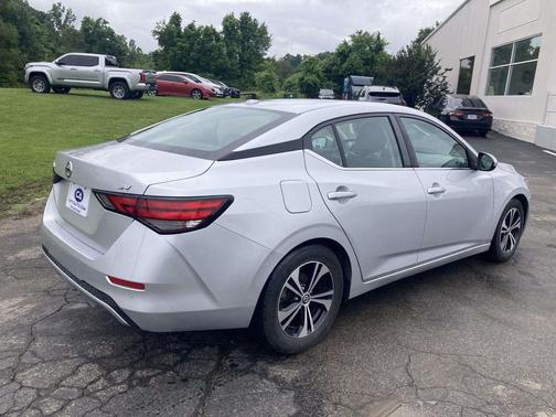Brilliant Silver Metallic 2022 Nissan Sentra SV