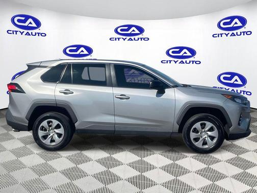 Silver Sky Metallic 2022 Toyota RAV4 LE