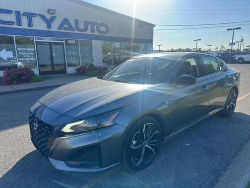 2023 Nissan Altima SR FWD