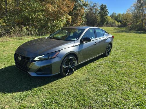 2023 Nissan Altima SR FWD
