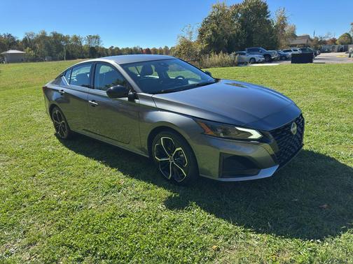 2023 Nissan Altima SR FWD