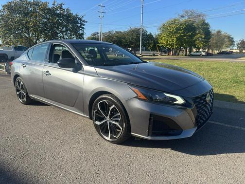 2023 Nissan Altima SR FWD