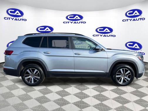 Pyrite Silver Metallic 2022 Volkswagen Atlas 2.0T SE