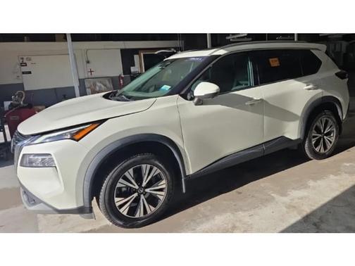 Pearl White Tricoat 2021 Nissan Rogue SV