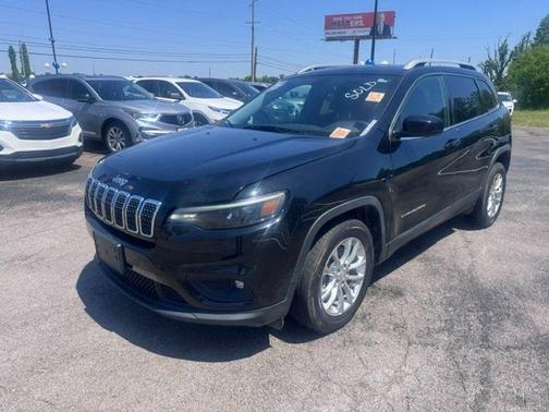 Diamond Black Crystal Pearlcoat 2019 Jeep Cherokee Latitude