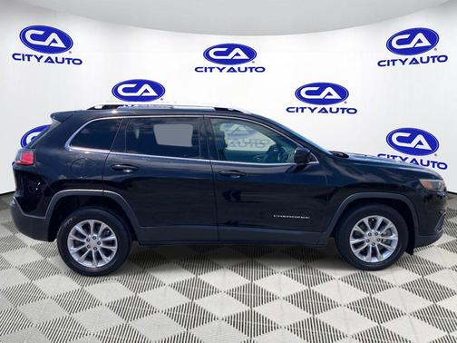 Diamond Black Crystal Pearlcoat 2019 Jeep Cherokee Latitude