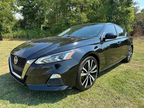 2022 Nissan Altima SR FWD