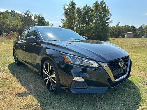 2022 Nissan Altima SR FWD