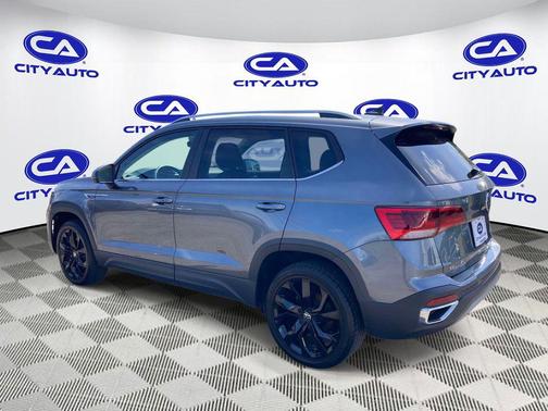 Platinum Gray Metallic 2023 Volkswagen Taos 1.5T SE