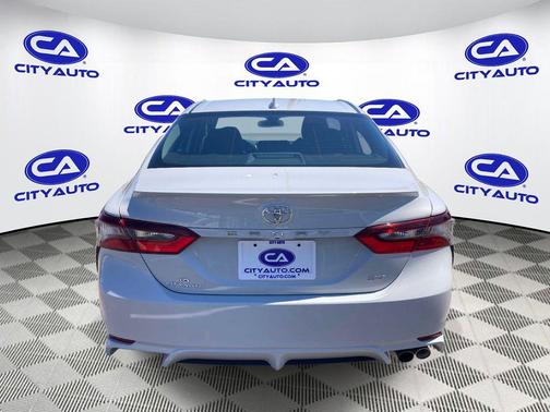 Ice Edge 2024 Toyota Camry SE