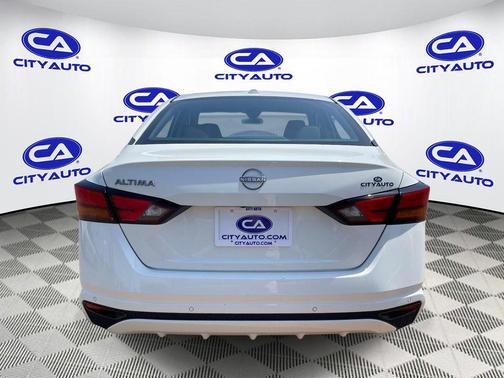 Glacier White 2025 Nissan Altima SV FWD