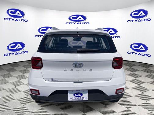 Lunar White 2025 Hyundai VENUE SEL