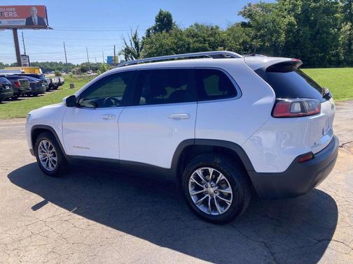 Bright White Clearcoat 2019 Jeep Cherokee Latitude Plus