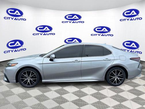 Celestial Silver Metallic 2024 Toyota Camry SE