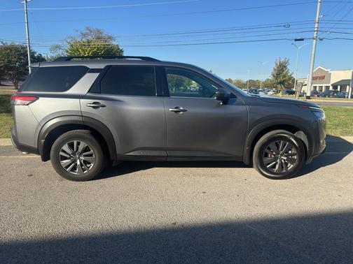 2024 Nissan Pathfinder SV FWD