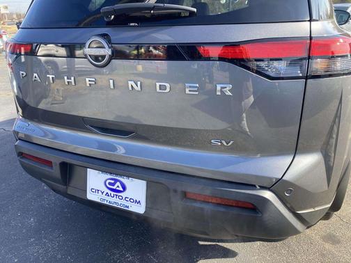 2024 Nissan Pathfinder SV FWD