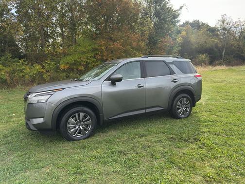 2024 Nissan Pathfinder SV FWD