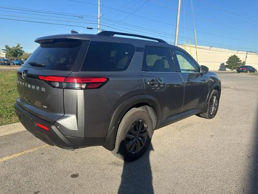 2024 Nissan Pathfinder SV FWD