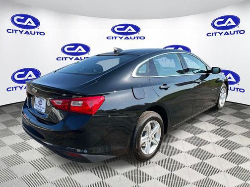 Mosaic Black Metallic 2024 Chevrolet Malibu FWD 1LT