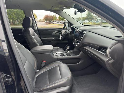 2021 Chevrolet Traverse LT Leather
