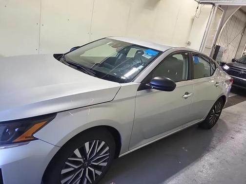 Brilliant Silver Metallic 2024 Nissan Altima 2.5 SV