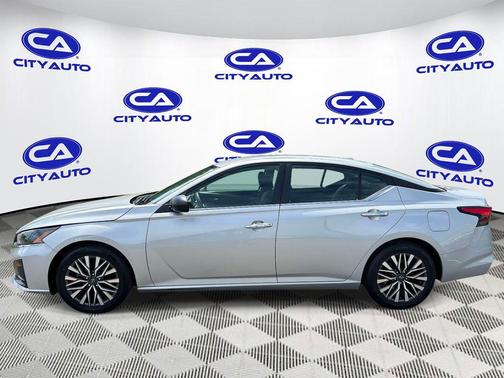 Brilliant Silver Metallic 2024 Nissan Altima 2.5 SV