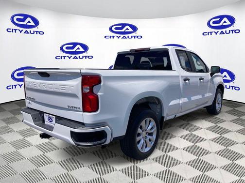 Summit White 2022 Chevrolet Silverado 1500 Limited Custom