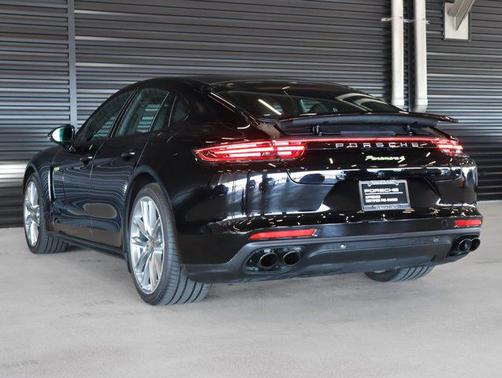 2020 Porsche Panamera E-Hybrid 4 10 Years Edition