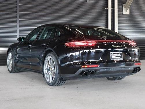 2020 Porsche Panamera E-Hybrid 4 10 Years Edition