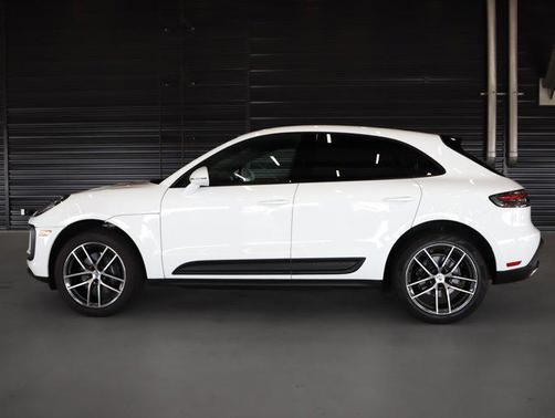 2025 Porsche Macan Base