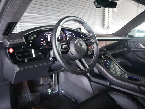 2025 Porsche Taycan Turbo