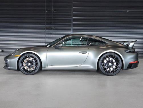 2024 Porsche 911 Carrera GTS