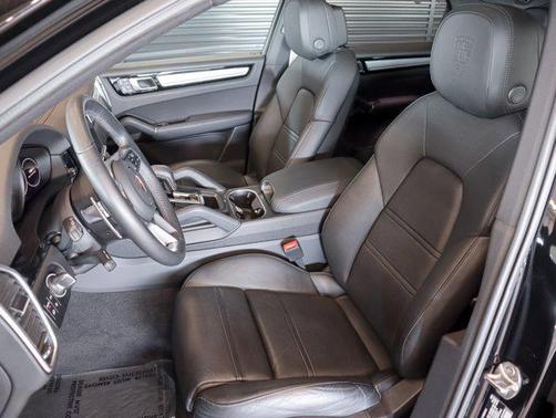 2022 Porsche Cayenne Platinum Edition