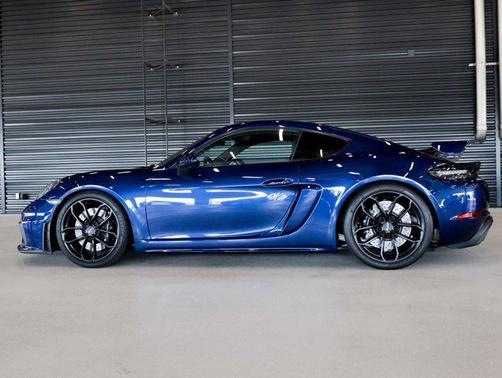 2023 Porsche 718 Cayman GT4