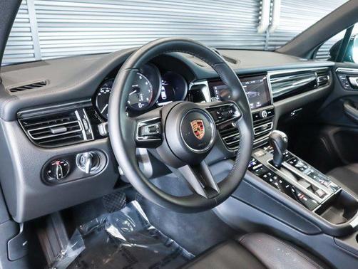 2025 Porsche Macan S