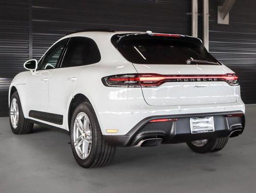 2025 Porsche Macan AWD