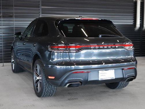 2023 Porsche Macan AWD