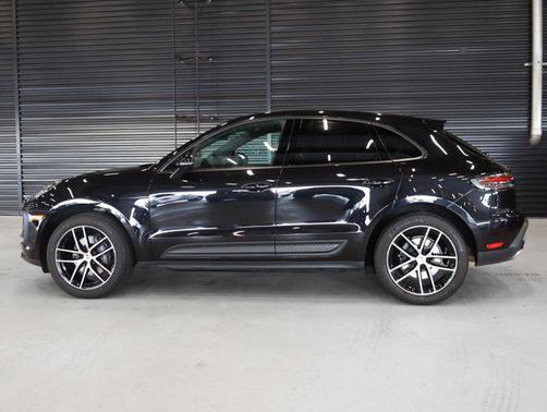 2023 Porsche Macan AWD