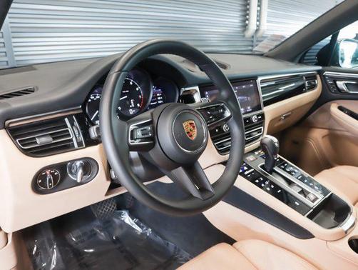 2023 Porsche Macan AWD