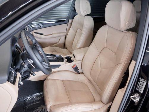 2023 Porsche Macan AWD