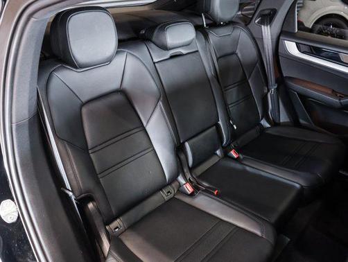 Black 2024 Porsche Cayenne Cayenne