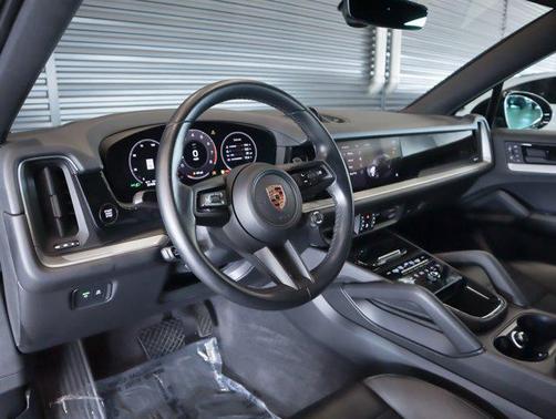 Black 2024 Porsche Cayenne Cayenne