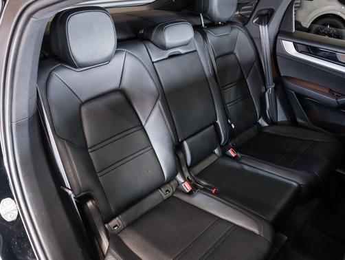 Black 2024 Porsche Cayenne Cayenne