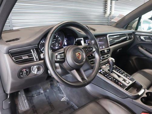 2024 Porsche Macan AWD